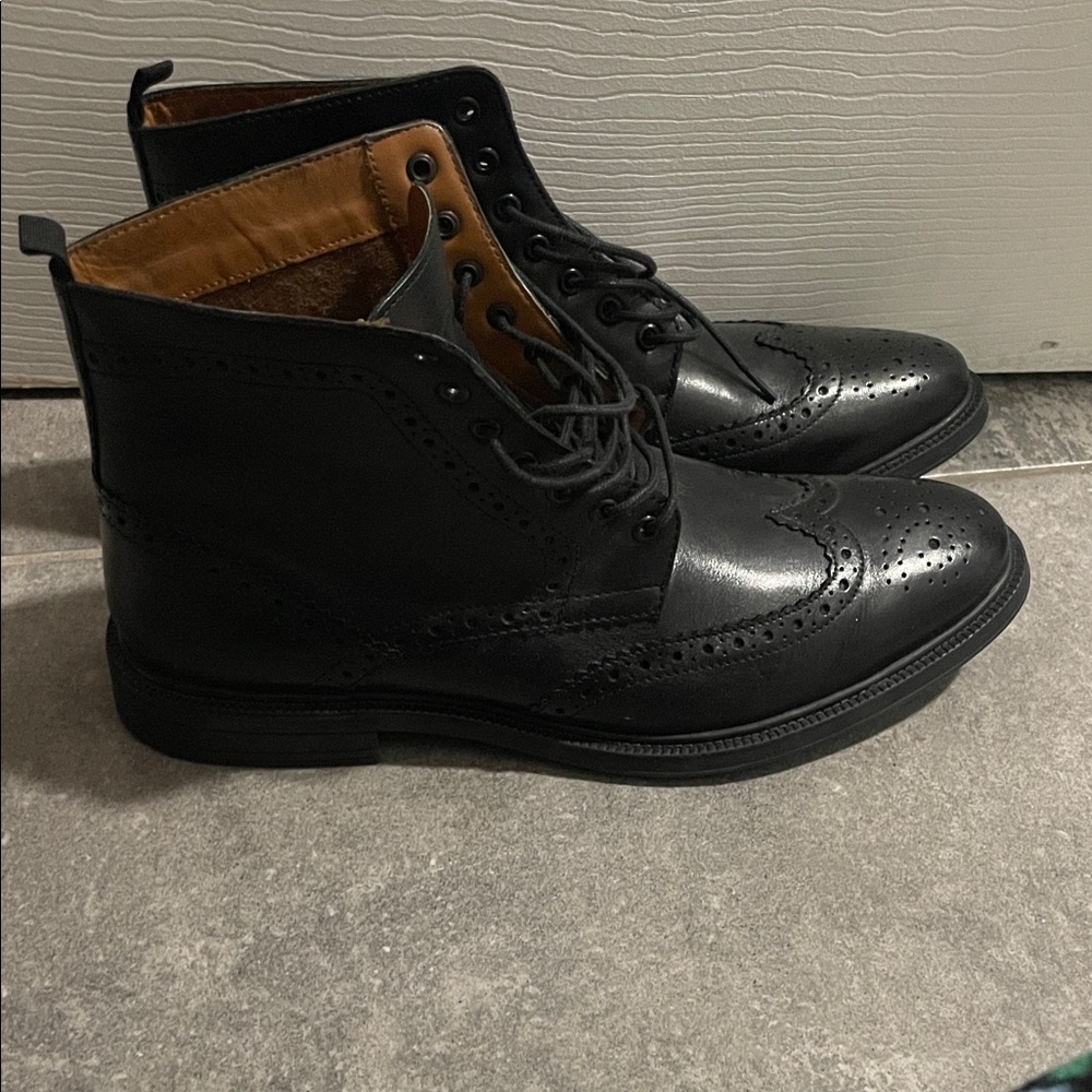 Men's Black Leather Wingtip Chukka Boots